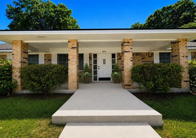 Photo 2 of Sale Pending at 201 Verna St, Jasper, TX 75951 | MLS# 56222799 | Listing updated on 2026-09-24