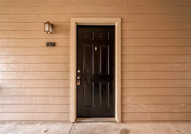 Photo 4 of Condo for sale at 1330 Old Spanish Trl #7307, Houston, TX 77054 | MLS# 86358267 | Listing updated on 2026-09-23