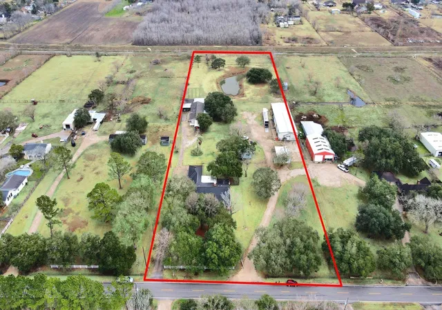 Photo 2 of Single family home for sale at 17115 County Rd 831, Pearland, TX 77584 | MLS# 75983827 | Listing updated on 2026-09-02