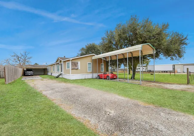 Photo 4 of Single family home for sale at 17115 County Rd 831, Pearland, TX 77584 | MLS# 75983827 | Listing updated on 2026-09-02