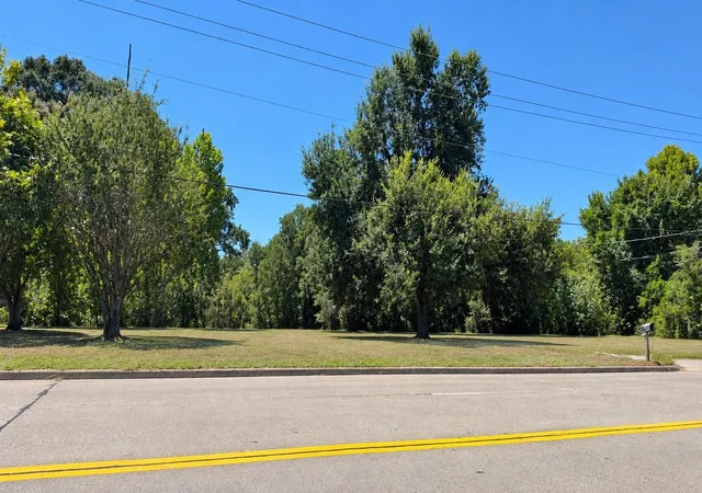 Photo 1 of Land for sale at 1005 Silverdale Dr, Conroe, TX 77301 | MLS# 31427010 | Listing updated on 2026-09-08
