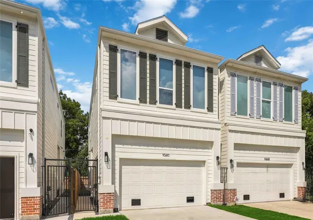 Photo 2 of Single family home for sale at 10610 Ashville Dr, Houston, TX 77051 | MLS# 35966841 | Listing updated on 2026-10-03