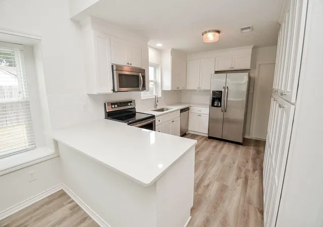 Photo 4 of Single family home for sale at 10615 Heatherford Dr, Houston, TX 77041 | MLS# 94270360 | Listing updated on 2026-09-04