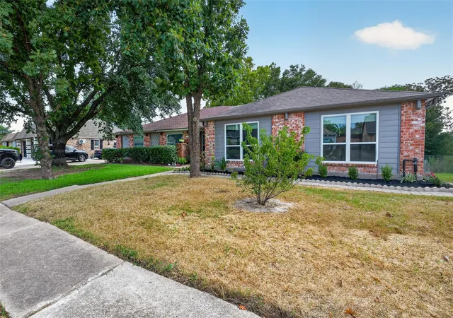 Photo 3 of Single family home for sale at 9523 Riverside Lodge Dr, Houston, TX 77083 | MLS# 79662528 | Listing updated on 2026-09-11