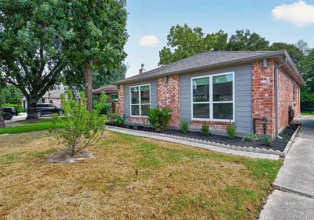 Photo 4 of Single family home for sale at 9523 Riverside Lodge Dr, Houston, TX 77083 | MLS# 79662528 | Listing updated on 2026-09-11