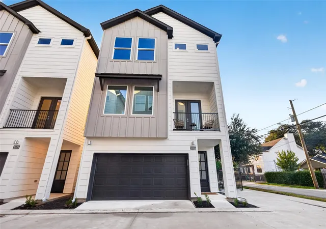 Photo 1 of Single family home for sale at 902 Kern St #A, Houston, TX 77009 | MLS# 27020448 | Listing updated on 2026-10-08