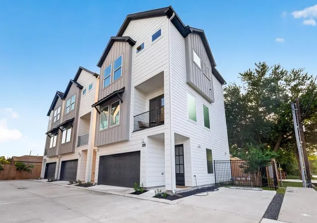 Photo 2 of Single family home for sale at 902 Kern St #A, Houston, TX 77009 | MLS# 27020448 | Listing updated on 2026-10-08