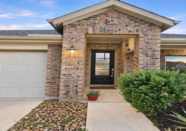 Photo 2 of Single family home for sale at 2916 Eden Lake Ln, Katy, TX 77493 | MLS# 37199119 | Listing updated on 2026-10-06