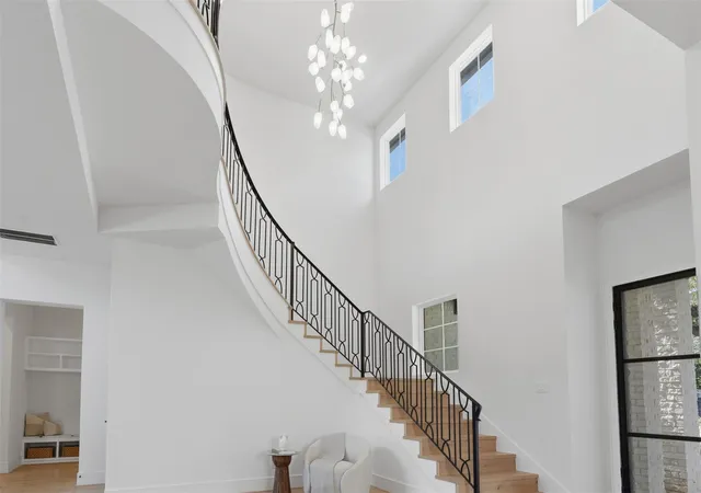 Photo 4 of Single family home for sale at 8021 Turquoise Ln, Houston, TX 77055 | MLS# 4733550 | Listing updated on 2026-10-08