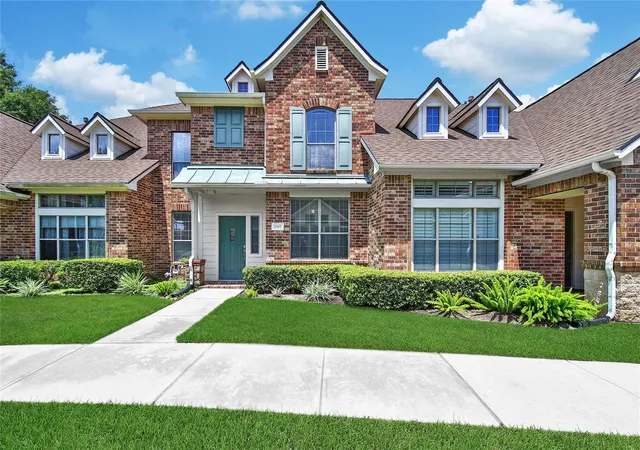 Photo 2 of Townhouse for sale at 17907 Clover Hl, Houston, TX 77094 | MLS# 11440685 | Listing updated on 2026-09-04