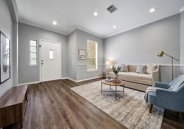 Photo 4 of Townhouse for sale at 17907 Clover Hl, Houston, TX 77094 | MLS# 11440685 | Listing updated on 2026-09-04