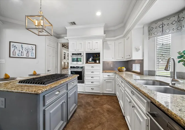 Photo 3 of Single family home for sale at 5911 Garden Holw Ct, Kingwood, TX 77345 | MLS# 85500017 | Listing updated on 2026-09-12