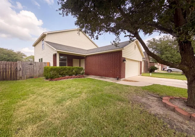 Photo 2 of Single family home for sale at 15019 Silhouette Ridge Dr, Humble, TX 77396 | MLS# 24757026 | Listing updated on 2026-09-19