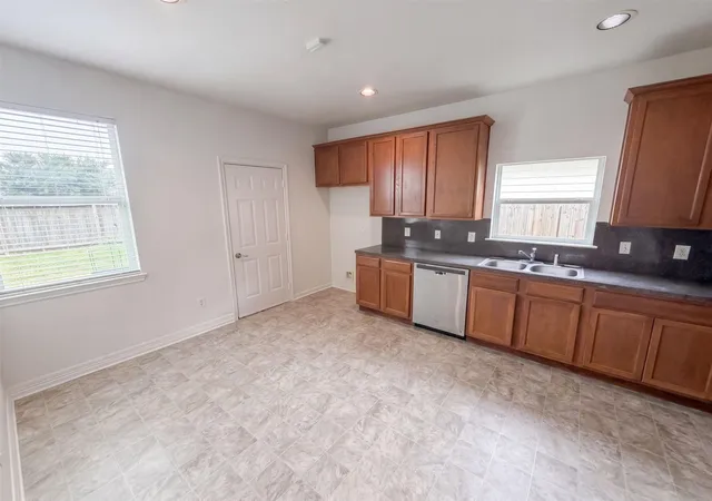 Photo 3 of Single family home for sale at 15019 Silhouette Ridge Dr, Humble, TX 77396 | MLS# 24757026 | Listing updated on 2026-09-19