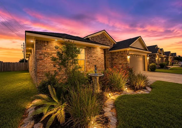Photo 3 of Sale Pending at 2911 Lincolns Meadow Dr, Spring, TX 77373 | MLS# 25116435 | Listing updated on 2026-10-05