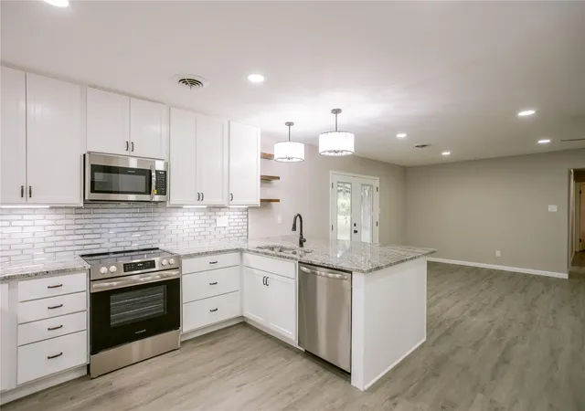 Photo 3 of Single family home for sale at 506 Rhodes Rd, Victoria, TX 77904 | MLS# 19078174 | Listing updated on 2026-09-17