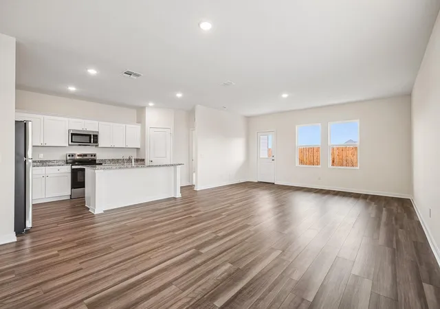 Photo 3 of Single family home for sale at 6219 Willow Sky Ct, Porter, TX 77365 | MLS# 25293983 | Listing updated on 2026-09-19