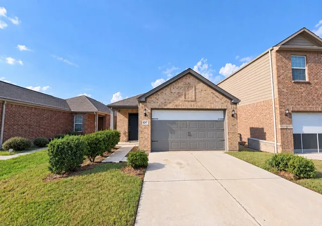 Single family home for sale at 6247 El Platino Dr, Houston, TX 77048 | MLS# 25653416