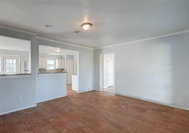 Photo 2 of Single family home for sale at 5322 Westover St, Houston, TX 77033 | MLS# 81602651 | Listing updated on 2026-09-05