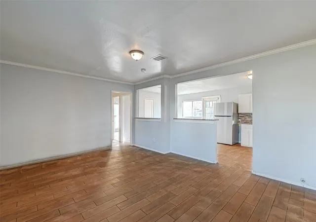 Photo 3 of Single family home for sale at 5322 Westover St, Houston, TX 77033 | MLS# 81602651 | Listing updated on 2026-09-05