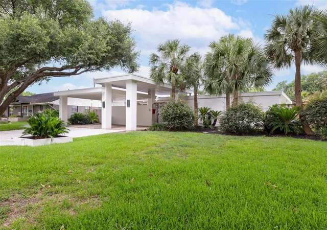 Photo 2 of Sale Pending at 10211 Willowgrove Dr, Houston, TX 77035 | MLS# 28392241 | Listing updated on 2026-09-20