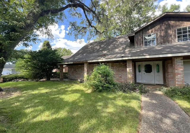 Photo 3 of Single family home for sale at 2323 Olympia Dr, West Columbia, TX 77486 | MLS# 23986478 | Listing updated on 2026-09-10