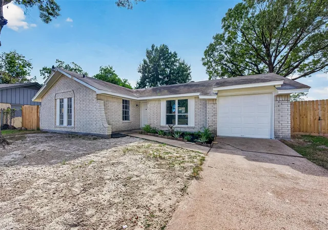 Photo 1 of Single family home for sale at 5519 Karelian Dr, Houston, TX 77091 | MLS# 12402544 | Listing updated on 2026-09-21