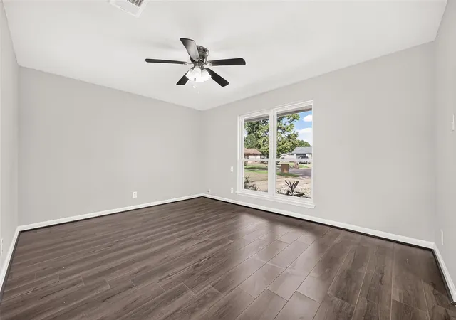 Photo 4 of Single family home for sale at 5519 Karelian Dr, Houston, TX 77091 | MLS# 12402544 | Listing updated on 2026-09-21