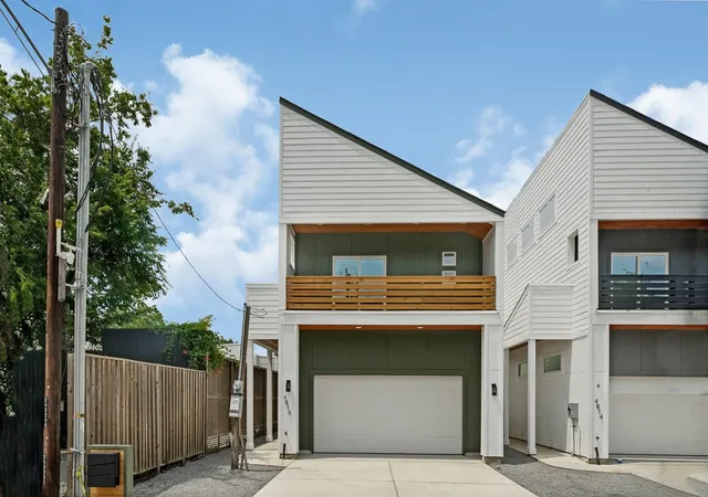 Photo 1 of Single family home for sale at 4816 Creekmont Dr, Houston, TX 77091 | MLS# 41895841 | Listing updated on 2026-09-23