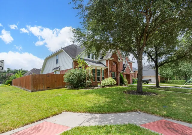 Photo 2 of Single family home for sale at 8503 Glenn Leigh Dr, Spring, TX 77379 | MLS# 57413840 | Listing updated on 2026-09-16