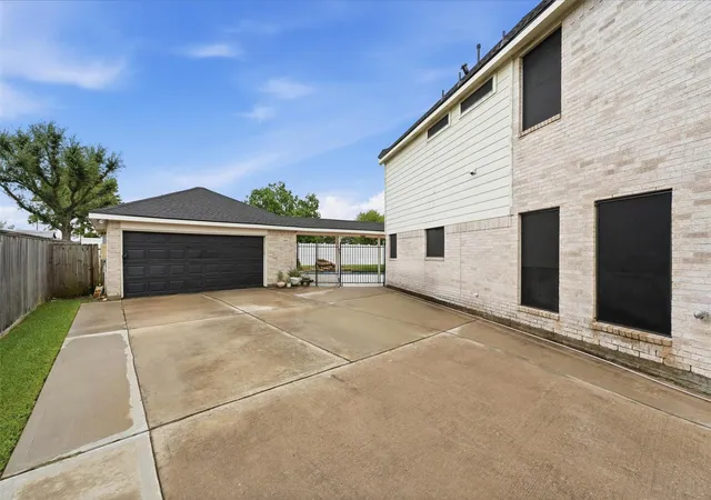 Photo 3 of Single family home for sale at 2502 Salt Grass Trl, Deer Park, TX 77536 | MLS# 22119869 | Listing updated on 2026-10-05