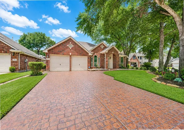 Photo 2 of Single family home for sale at 15831 Laurel Cvs, Tomball, TX 77377 | MLS# 17880141 | Listing updated on 2026-09-07