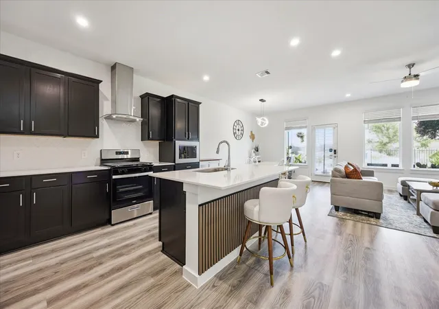 Photo 3 of Single family home for sale at 3215 Creston Gate Dr, Houston, TX 77047 | MLS# 96068760 | Listing updated on 2026-09-05