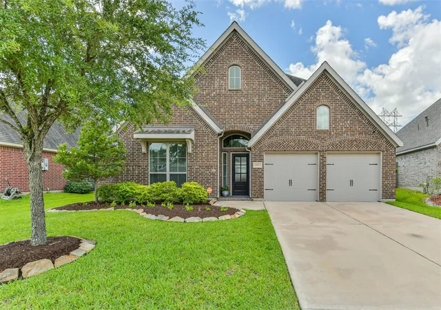 Photo 1 of Single family home for sale at 13622 Cyn Ranch Dr, Pearland, TX 77584 | MLS# 23426152 | Listing updated on 2026-10-06