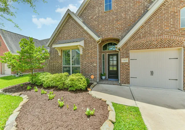 Photo 3 of Single family home for sale at 13622 Cyn Ranch Dr, Pearland, TX 77584 | MLS# 23426152 | Listing updated on 2026-10-06