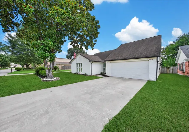 Photo 3 of Single family home for sale at 4014 Alshire Dr, Spring, TX 77373 | MLS# 31121877 | Listing updated on 2026-10-10