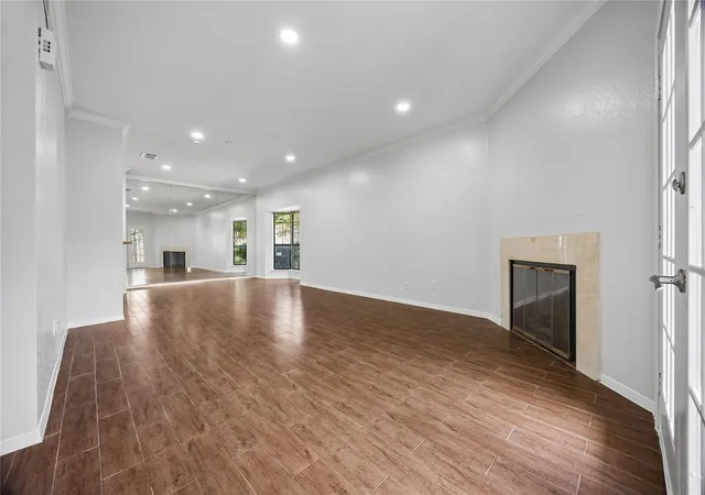 Photo 3 of Condo for sale at 1911 Bering #8, Houston, TX 77057 | MLS# 2168880 | Listing updated on 2026-10-07