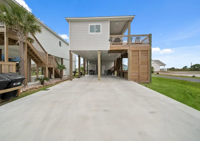 Single family home for sale at 991 Seadrift Dr, Port Bolivar, TX 77650 | MLS# 37624266