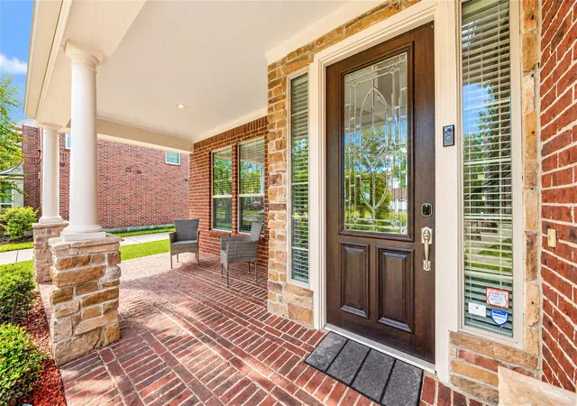 Photo 4 of Single family home for sale at 6130 Carlisle Ln, League City, TX 77573 | MLS# 9573849 | Listing updated on 2026-10-06