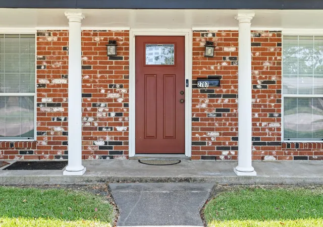 Photo 3 of Sale Pending at 2707 Memphis Ave, Nederland, TX 77627 | MLS# 69495583 | Listing updated on 2026-09-14
