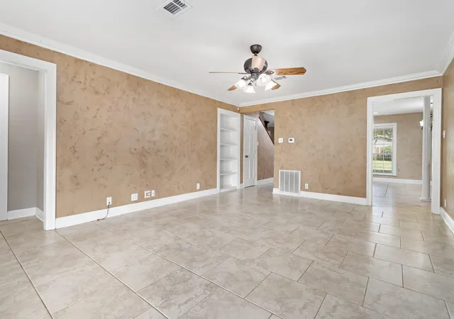 Photo 4 of Sale Pending at 2707 Memphis Ave, Nederland, TX 77627 | MLS# 69495583 | Listing updated on 2026-09-14