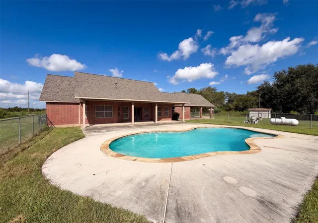 Photo 4 of Single family home for sale at 1619 County Rd 612, Dayton, TX 77535 | MLS# 53835884 | Listing updated on 2026-10-10
