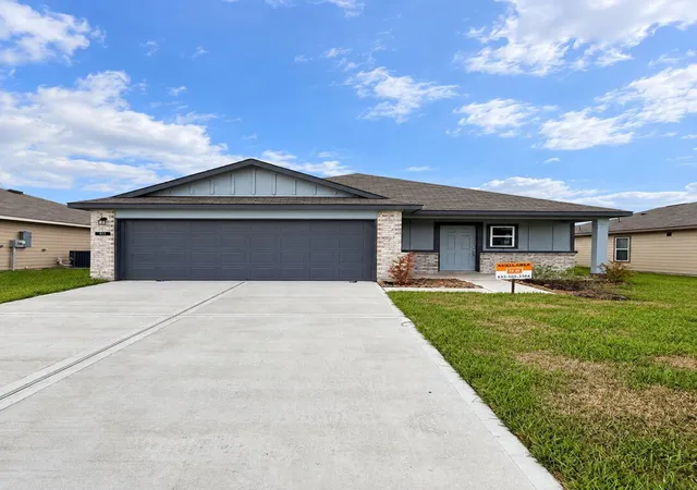 Photo 1 of Single family home for sale at 513 Oak Chase Ave, Dayton, TX 77535 | MLS# 34312928 | Listing updated on 2026-09-09