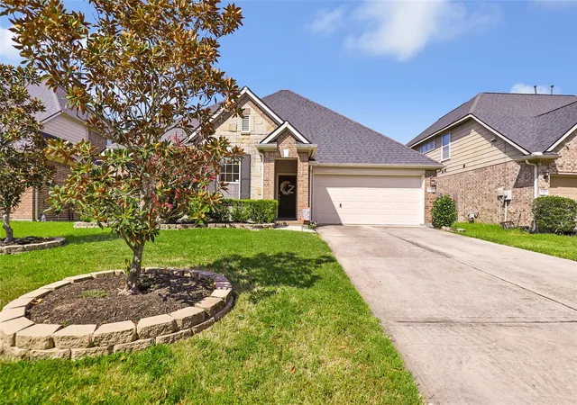 Photo 1 of Single family home for sale at 16011 Walnut Shrs Dr, Houston, TX 77044 | MLS# 94998535 | Listing updated on 2026-09-17