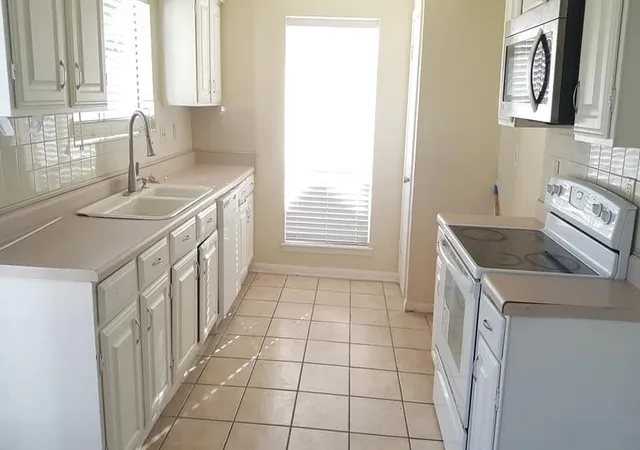Photo 3 of Single family home for sale at 10423 Tenneco Dr, Houston, TX 77099 | MLS# 67848341 | Listing updated on 2026-09-11
