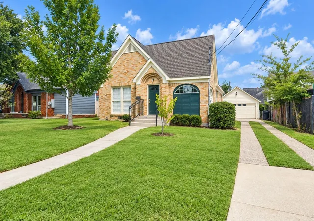 Photo 2 of Single family home for sale at 509 Gale St, Houston, TX 77009 | MLS# 21969416 | Listing updated on 2026-09-26