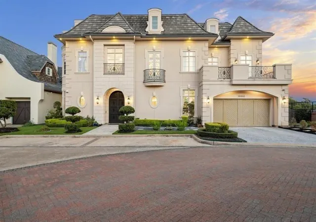 Photo 1 of Single family home for sale at 15302 Oyster Crk Ln, Sugar Land, TX 77478 | MLS# 18968443 | Listing updated on 2026-10-05