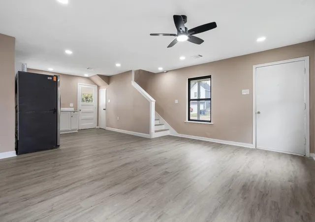 Photo 4 of Single family home for sale at 1225 3rd Avenue N, Texas City, TX 77590 | MLS# 23402154 | Listing updated on 2026-09-24