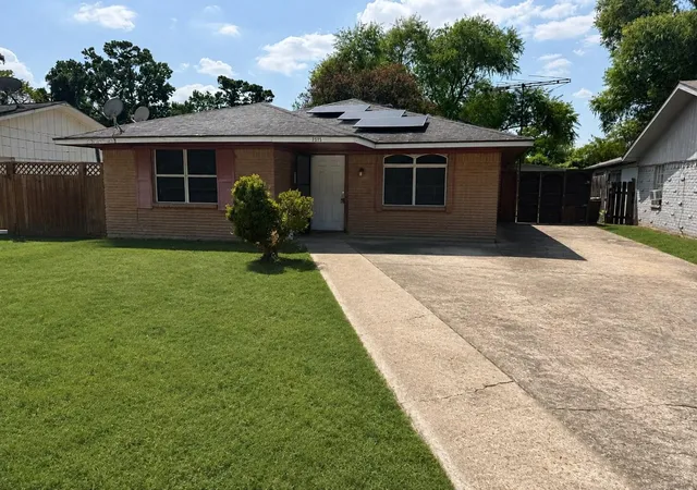 Photo 1 of Sale Pending at 7515 Bradmar St, Houston, TX 77088 | MLS# 46834703 | Listing updated on 2026-09-27