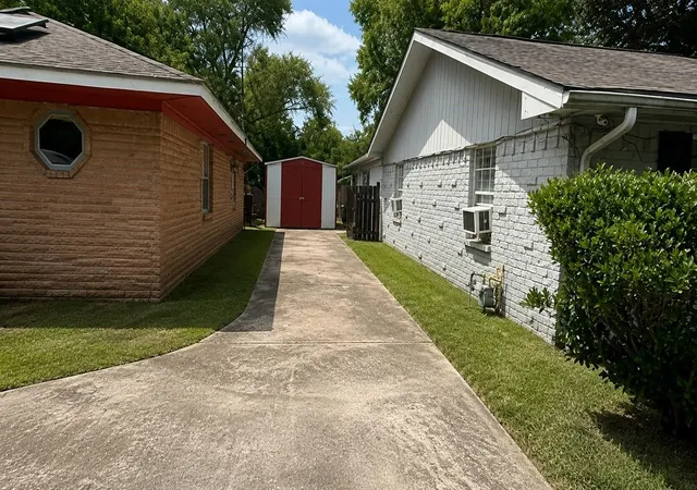 Photo 2 of Sale Pending at 7515 Bradmar St, Houston, TX 77088 | MLS# 46834703 | Listing updated on 2026-09-27